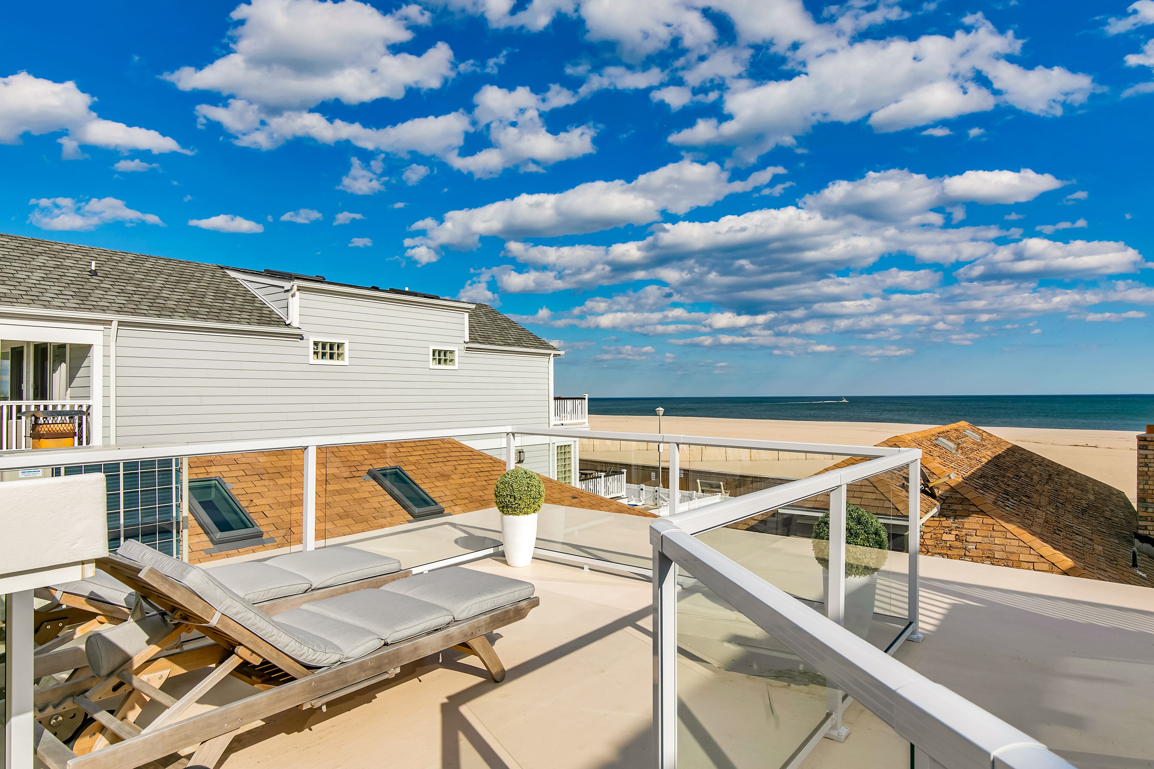Beach View Luxury Rental Seconds From The Boardwalk/Beach 
