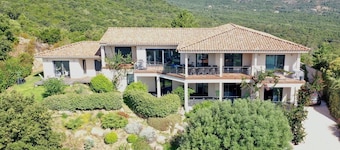 Maremuntagna lux. villa sea view 7 bed swim. pool 10min city