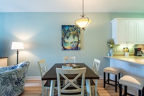 Dining - Relax & Unwind in Blue Haven! (Southport)