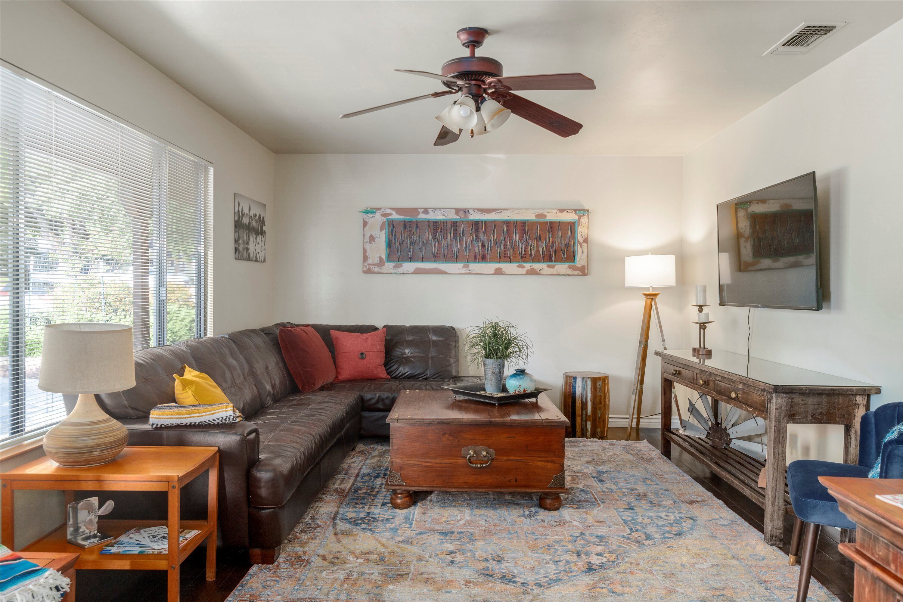 Colorful Artist's Bungalow Walk Downtown Paso