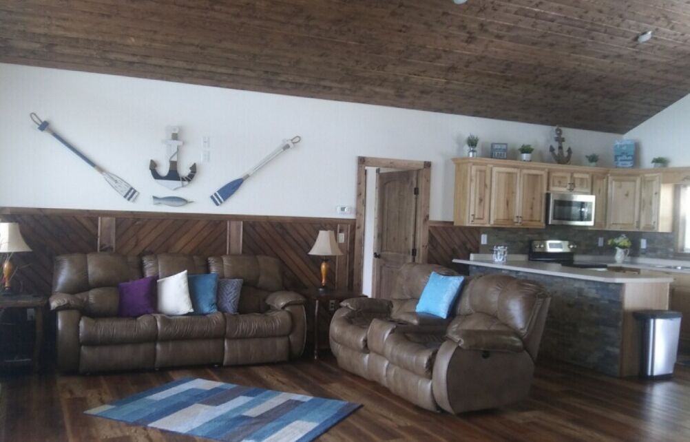 BEAUTIFUL Lakefront Home on NORRIS LAKE 