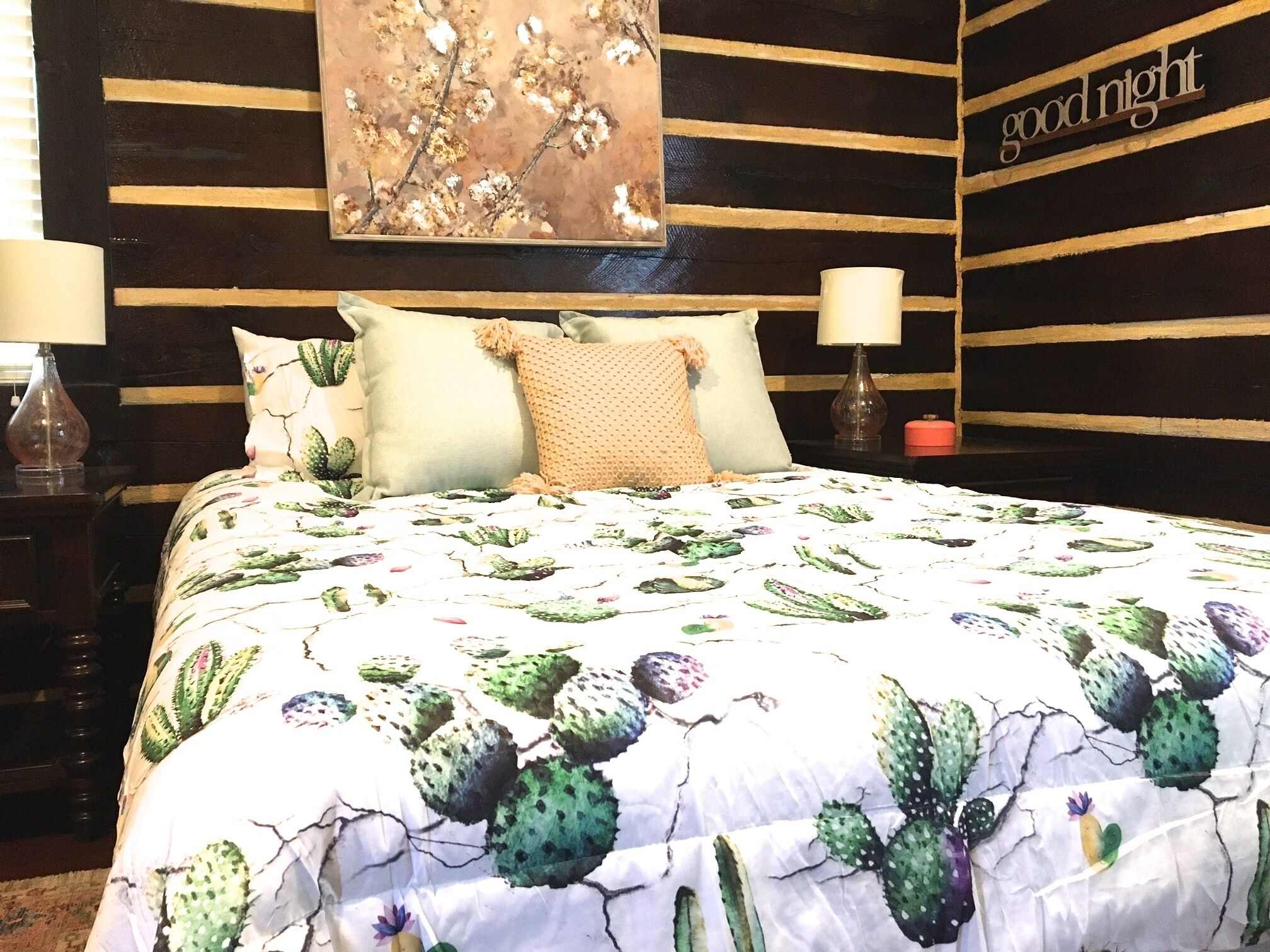 Rustic BLUEBONNET CABIN-Lake Views-Near Hidden Falls Park-2 acres, 2 min to lake