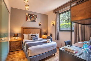 1 habitación, escritorio, tabla de planchar con plancha y wifi gratis