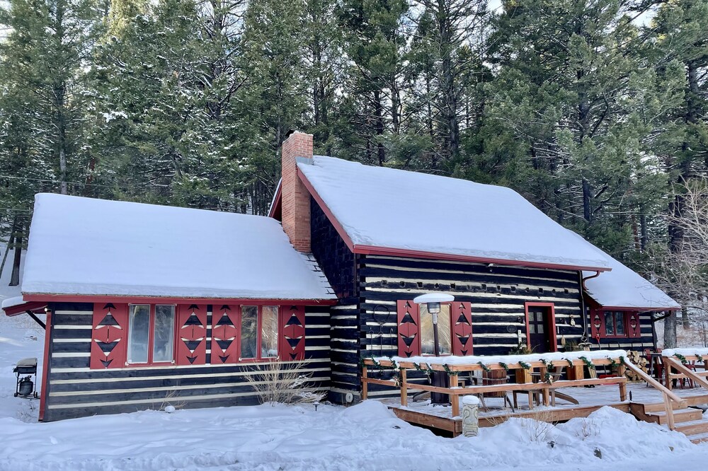 “Amazing”! “Relaxing and Peaceful” Cabin. "Montana Treasure"!