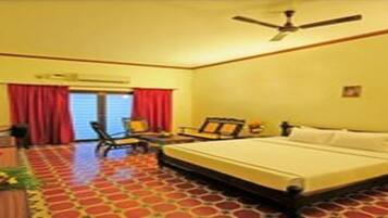 Standard-Suite | Schreibtisch, Bügeleisen/Bügelbrett, kostenloses WLAN, Bettwäsche