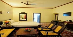 Standard Suite | Desk, iron/ironing board, free WiFi, bed sheets - Thappa Gardens Resort (Karaikudi)