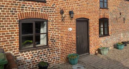 Two Brickground Large Victorian Cottage With Beautiful Garden