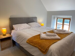 5 bedrooms, travel cot, WiFi