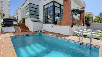 Piscine extérieure, piscine chauffée