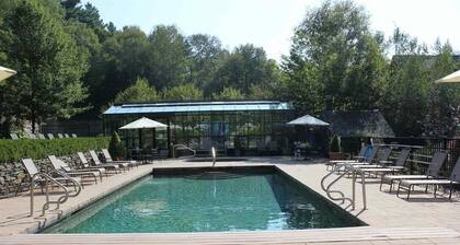 Beautiful Condominium at Castle Hill Resort, 10 Minutes from Okemo Ski Resort