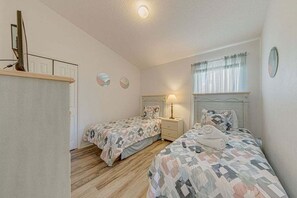 4 chambres, fer et planche à repasser, Wi-Fi gratuit, draps fournis