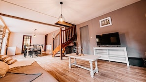 Smart TV - Large Normandy house with SPA (Montsecret)