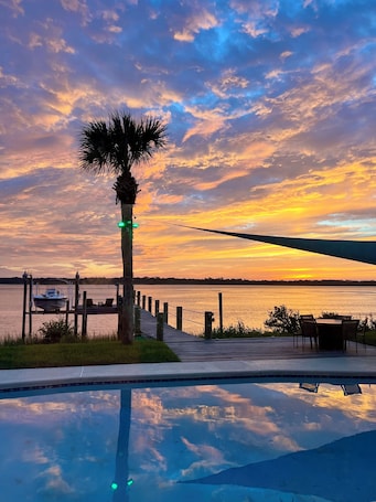 Pool. Waterfront suite, Dogs are cool! no pet fee!