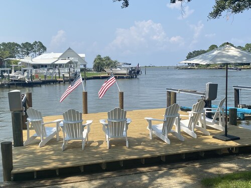 Waterfront House on Dauphin Island! Perfect Location!