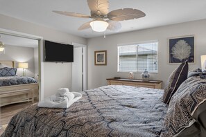 2 bedrooms, iron/ironing board, WiFi, bed sheets - The Tequila Sunrise at Lazy Way (Fort Myers Beach)