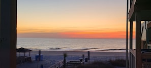 On the beach - Jill's Beach Retreat (Murrells Inlet)