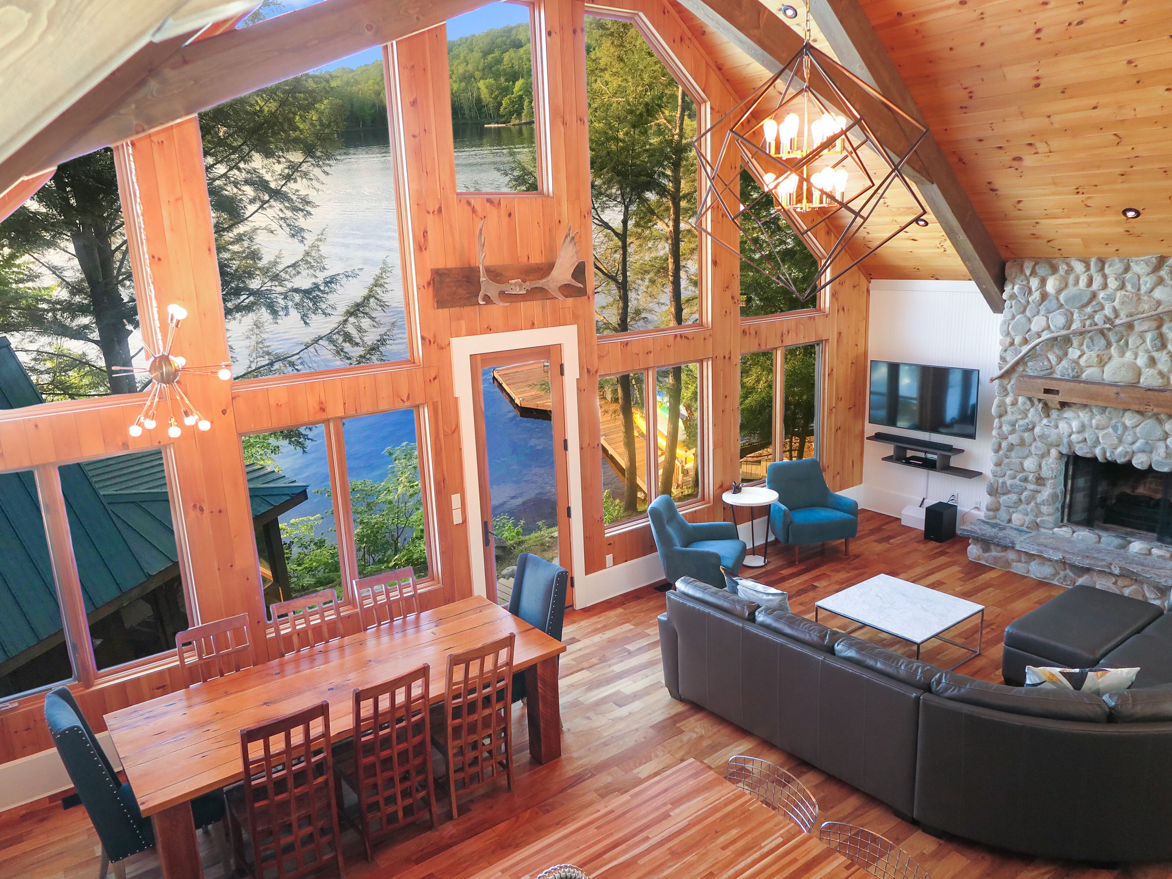 Lakefront Luxury Muskoka Cottage | Hot Tub, Bunk House & Games Room