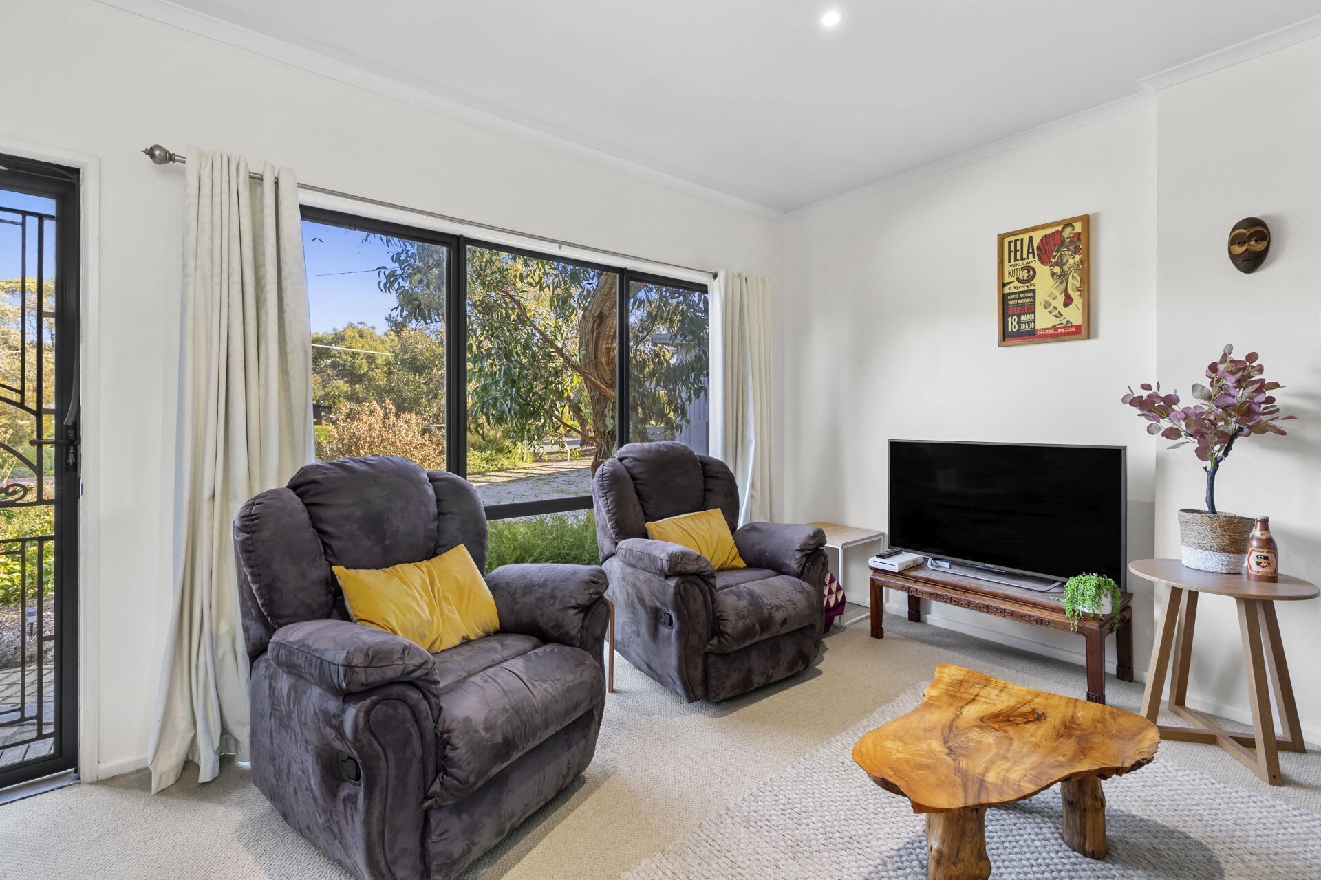 Picturesque and Treed Surroundings