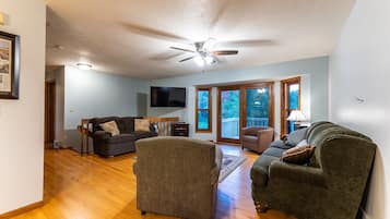 Fernseher, DVD-Player, Videothek