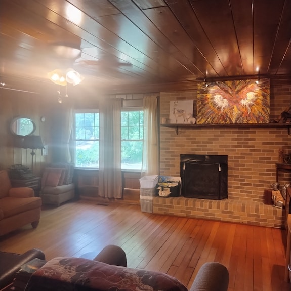 "Nomad" Tiny Home @ Farmstay Glamping Bed & Breakfast On 11 Acre Park-like Acres - Bryson City, NC