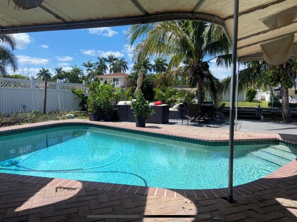 Outdoor pool, a heated pool