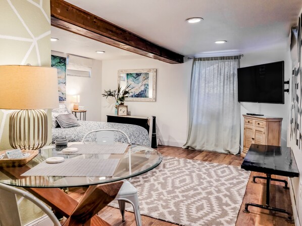 1 makuuhuone, silitysrauta/-lauta, ilmainen Wi-Fi, vuodevaatteet