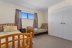 4 室のベッドルーム、WiFi、ベッドシーツ