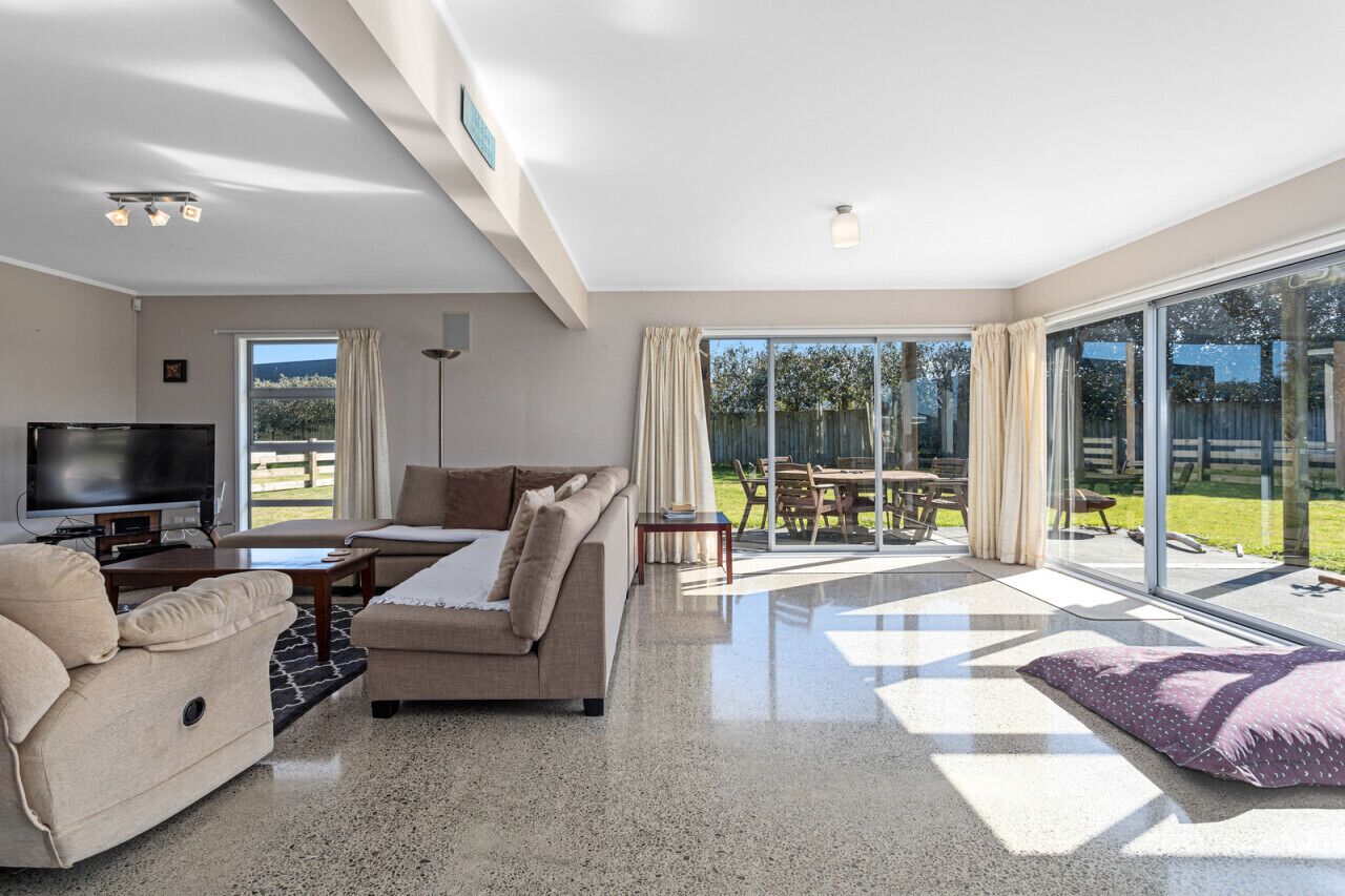 电视、壁炉、桌上足球