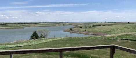 المنطقة المحيطة بالمنشأة