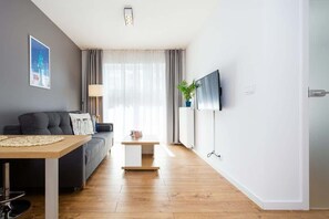 TV - Stańczyka 2 | Warsaw | Elegant Apartment | Parking&Balcony (Warszawa)