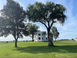 Exterior - Highland Farmhouse – Countryside Retreat with Farm Charm (Van Dyne)