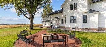 Highland Farmhouse- Located on Hobby Farm