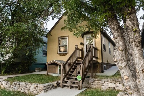 Modern meets cozy - minutes from downtown.