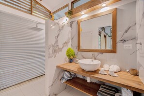 Shower, towels