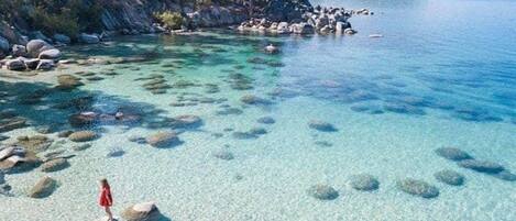 Perto da praia, toalhas de praia 