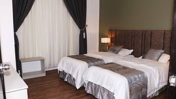 2 Schlafzimmer, Zimmersafe, individuell dekoriert