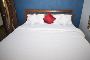 Bed sheets - HOTEL AISHWARYA (Kodaikanal)