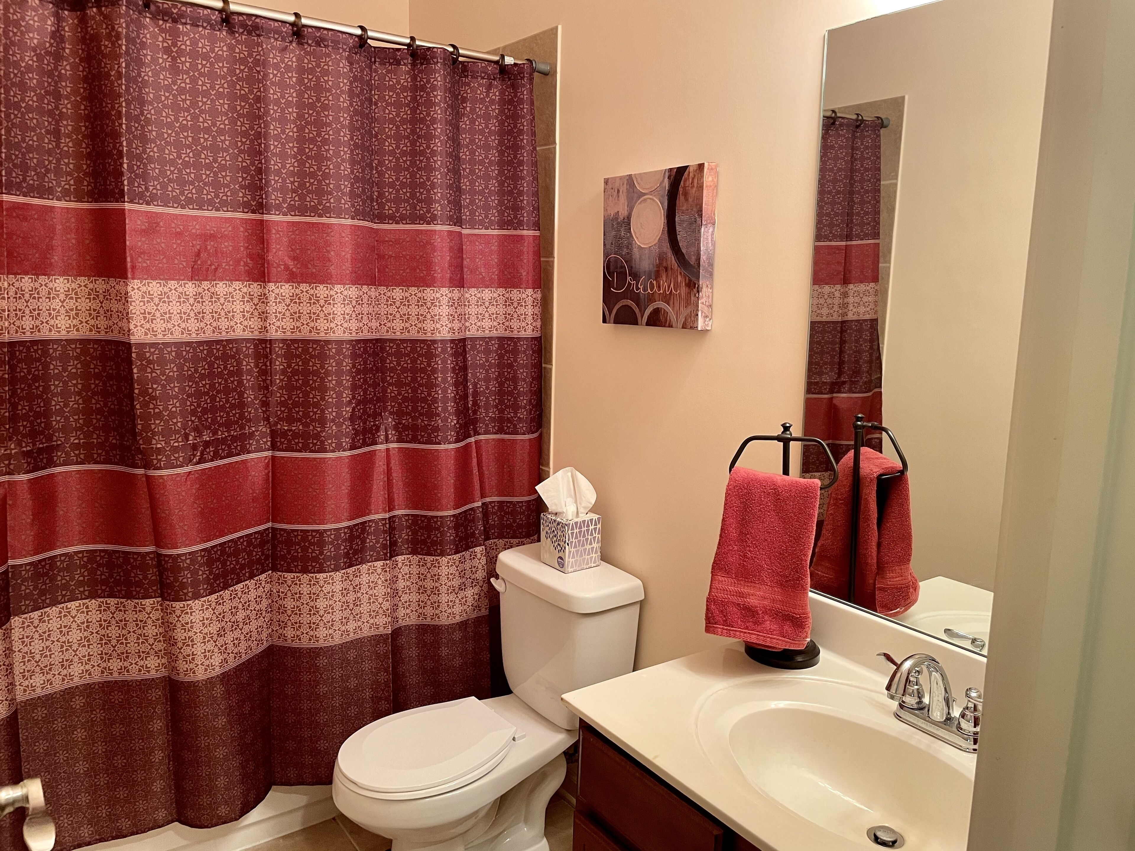 HEART of Stone Mountain - Sleeps  4 with ever aspect of comfort in mind!