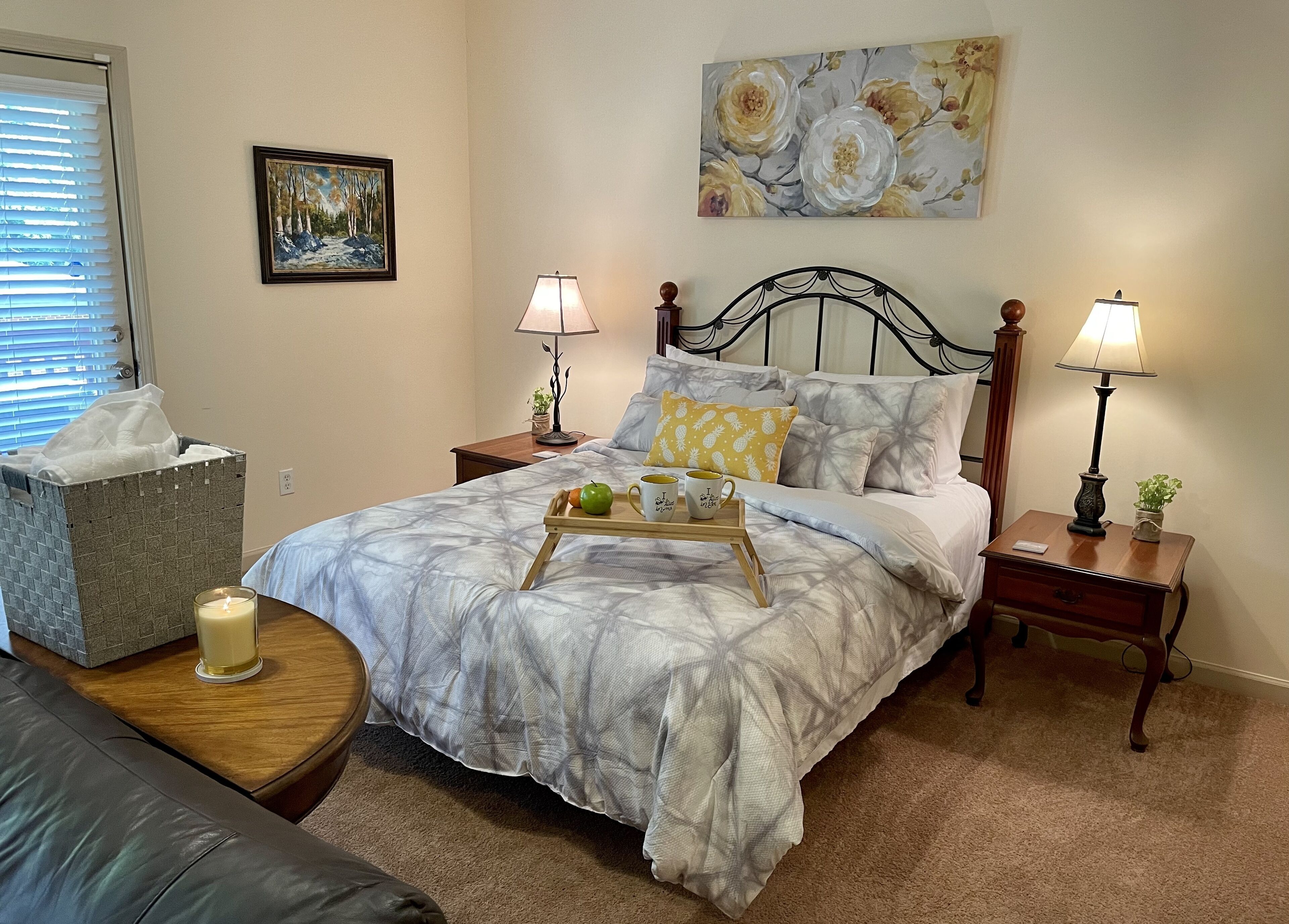 HEART of Stone Mountain - Sleeps  4 with ever aspect of comfort in mind!