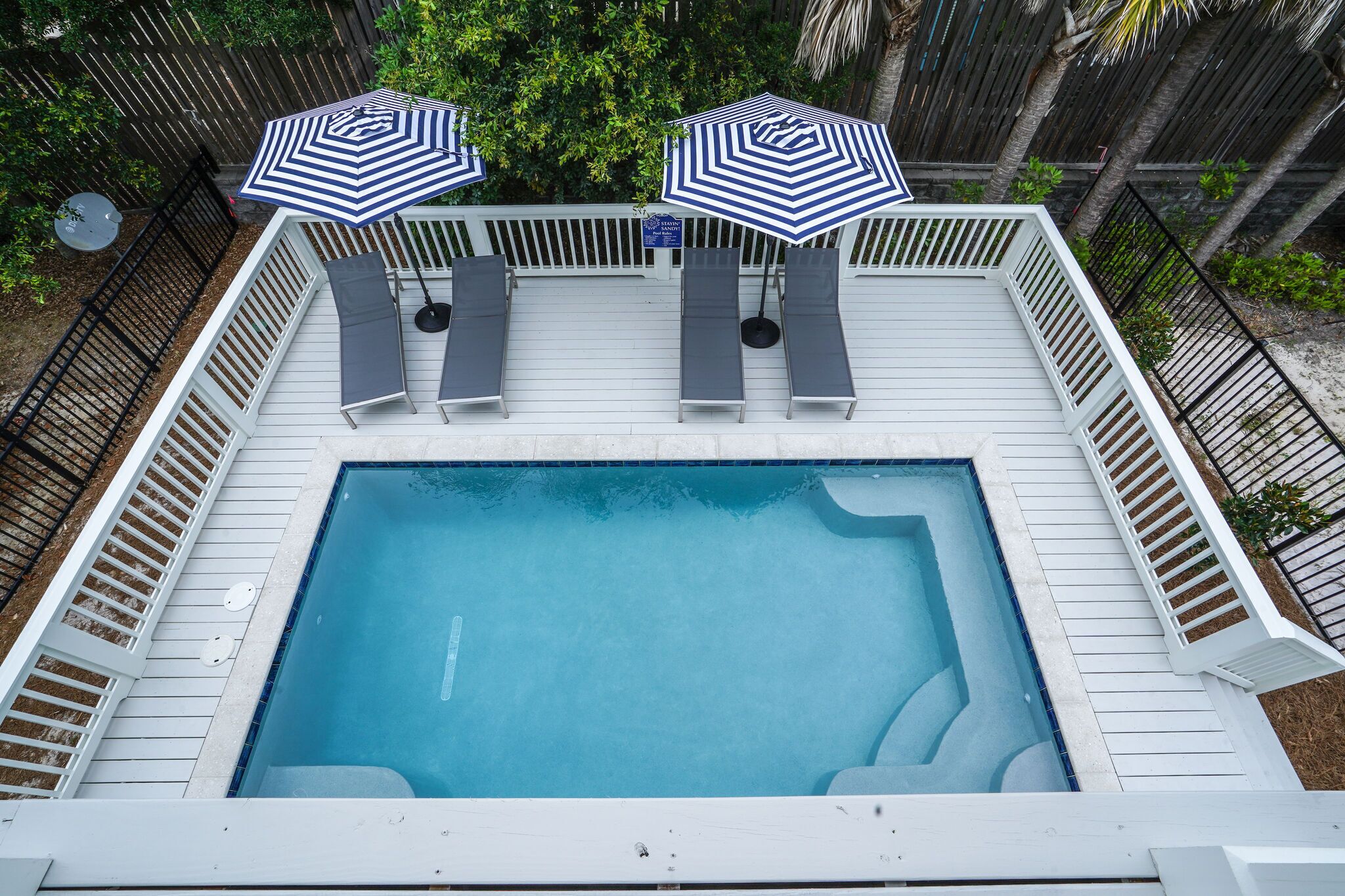 حمّام سباحة مُدفَّأ