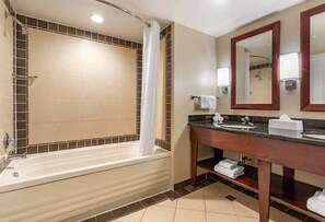 Combined shower/tub, towels - 2BR Retreat with 2 Oceanfront Balconies at Hilton Ocean Beach Club Resort (Virginia Beach)