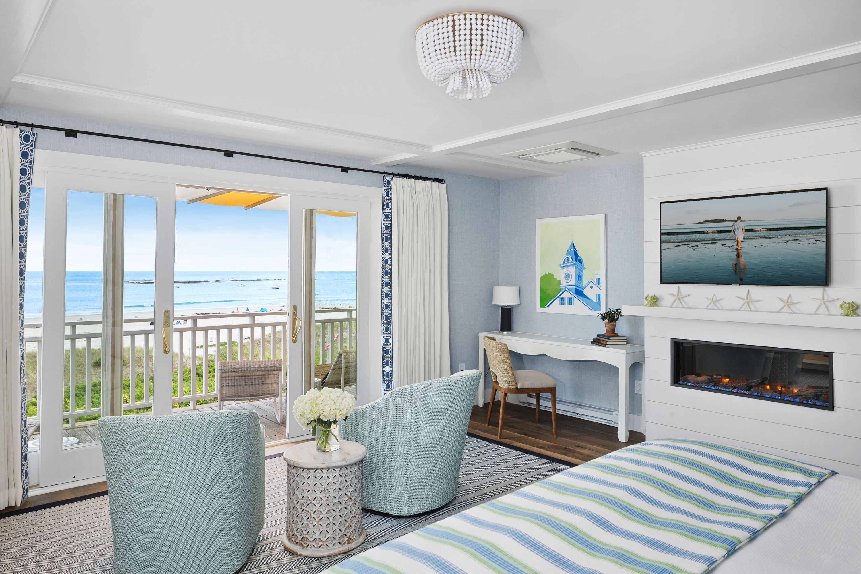 "Beachwood", Upscale Beach Residence with Stunning Ocean Views