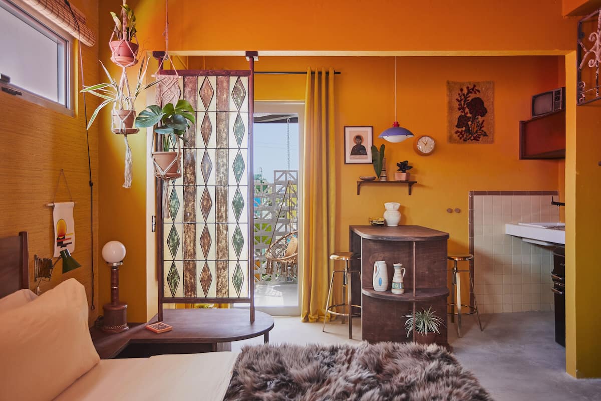 Studio Suite tiện nghi đơn giản | Khu vực ăn uống tại phòng