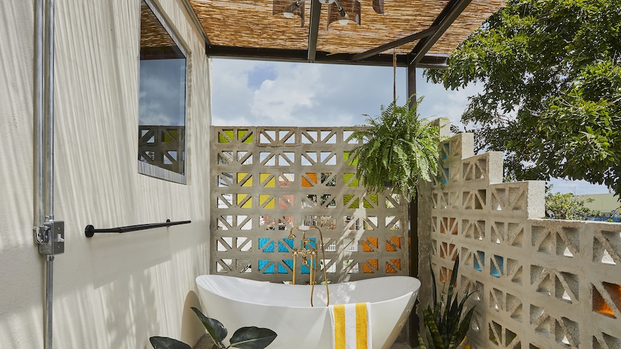 MOOD HAUS by DW - 70's Retro Stays