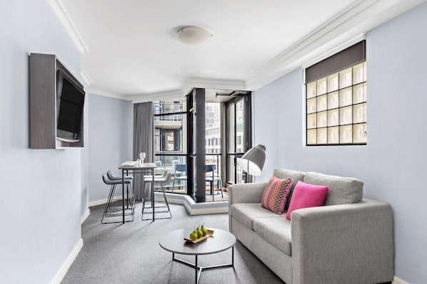 Living area - Mantra Sydney Central (Sydney)