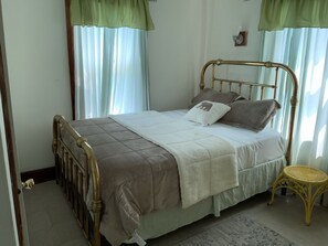 3 chambres, bureau, Wi-Fi gratuit, draps fournis