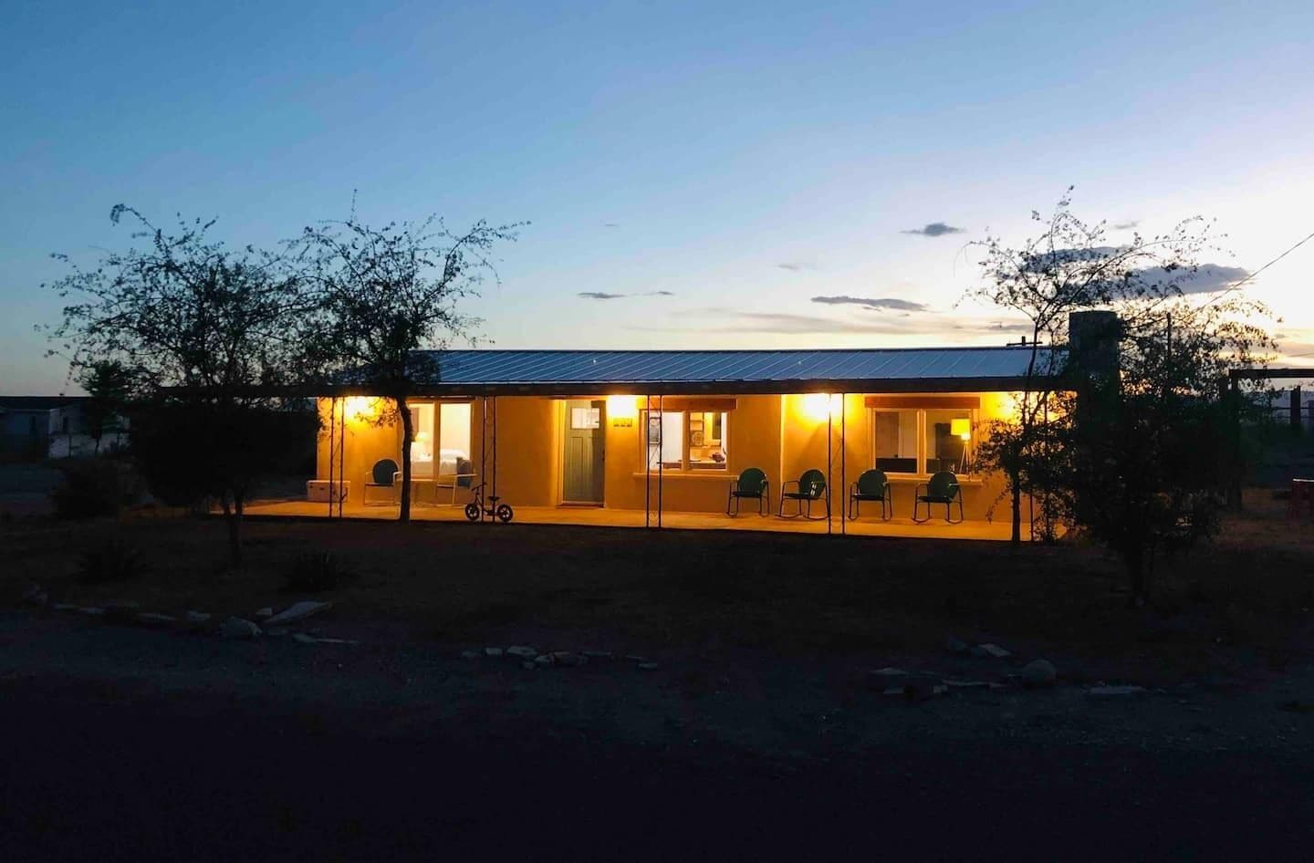 Stardust Corral - 1920's Adobe Home in Marathon TX - Gateway to Big Bend NP!