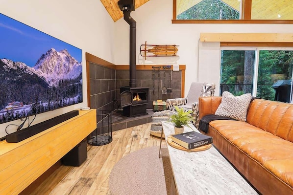 Smart TV, fireplace, DVD player