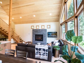 Smart TV, fireplace - Tranquil Luxury Forest Chalet ~ Hot Tub, A/C & Gourmet Kitchen! Minutes to PNW Exploration (Glacier)