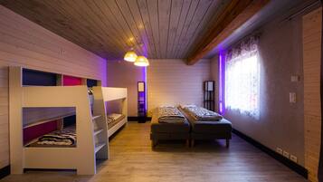 3 Schlafzimmer, Bügeleisen/Bügelbrett, Reisekinderbett, kostenloses WLAN